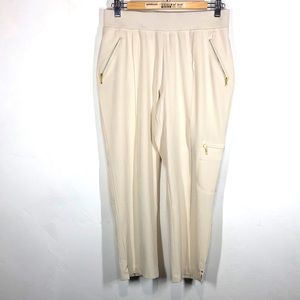 Chico’s Zenergy light tan cargo slip on pants size Chico’s 0/small